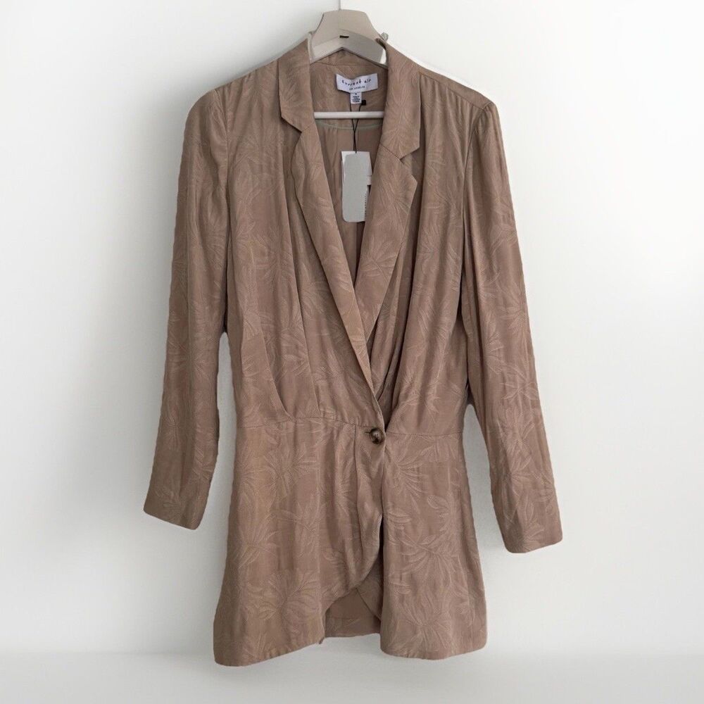 NWT Current Air Los Angeles Beige Sz S Blazer Jacket Dress Elegant Lightweight